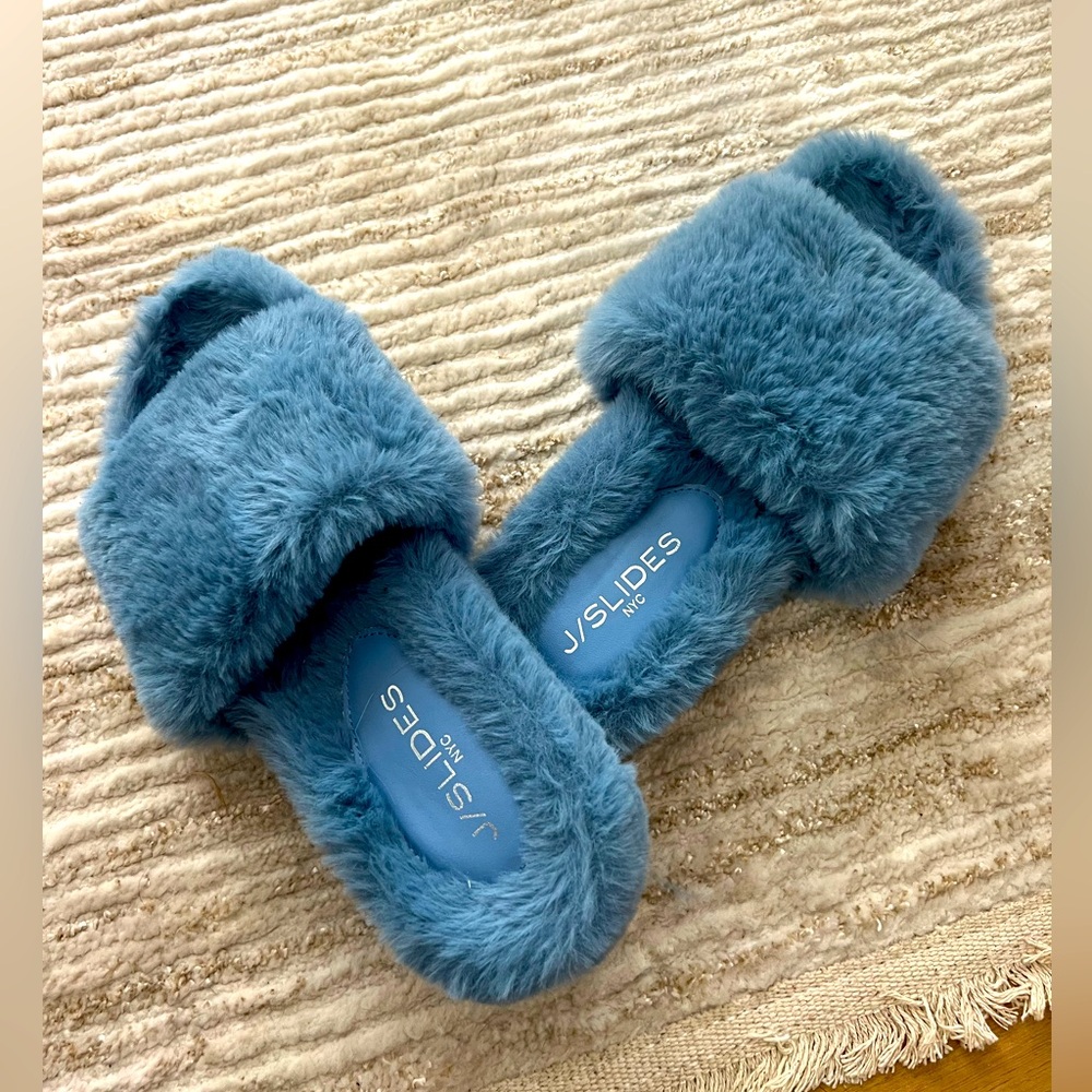 J slides - fuzzy blue outdoor slides size 7
